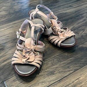 Cute Clark’s Women's Sandals in Blush Pink